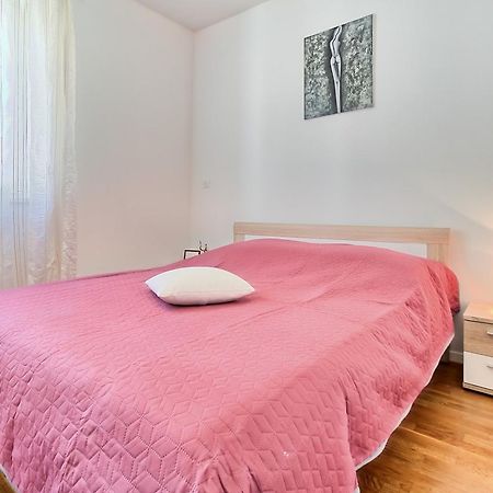 Summertime House With Apartment Umago Esterno foto