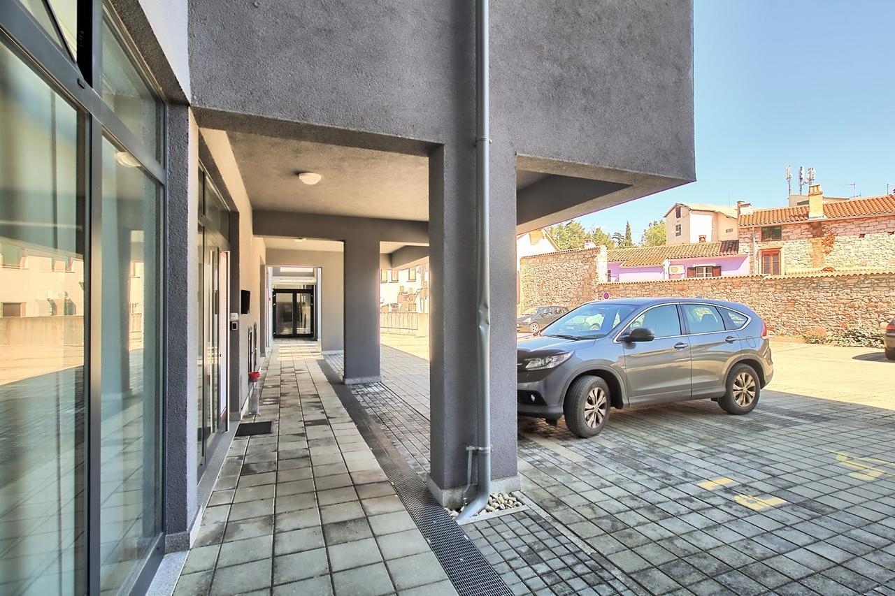 Summertime House With Apartment Umago Esterno foto