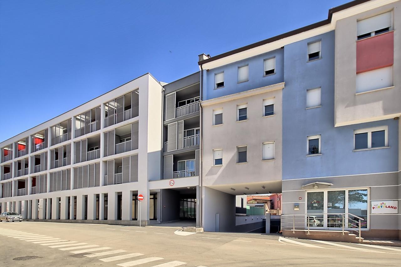 Summertime House With Apartment Umago Esterno foto